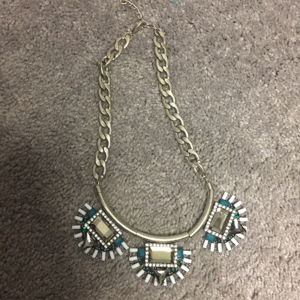 Gorgeous statement necklace
